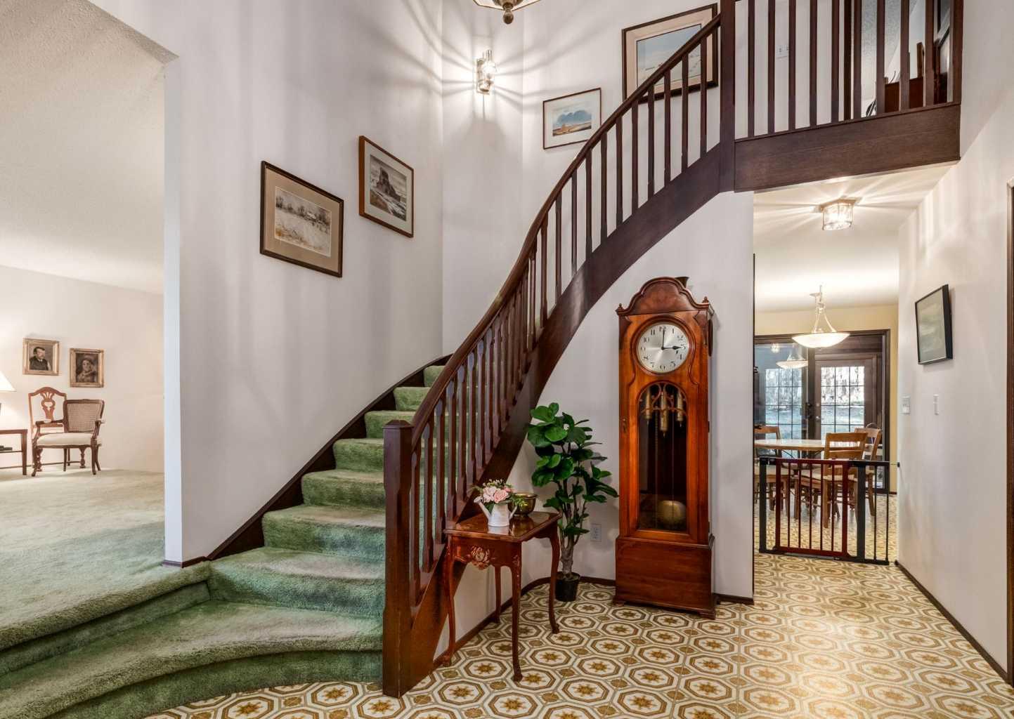 268 Pump Hill Gardens SW