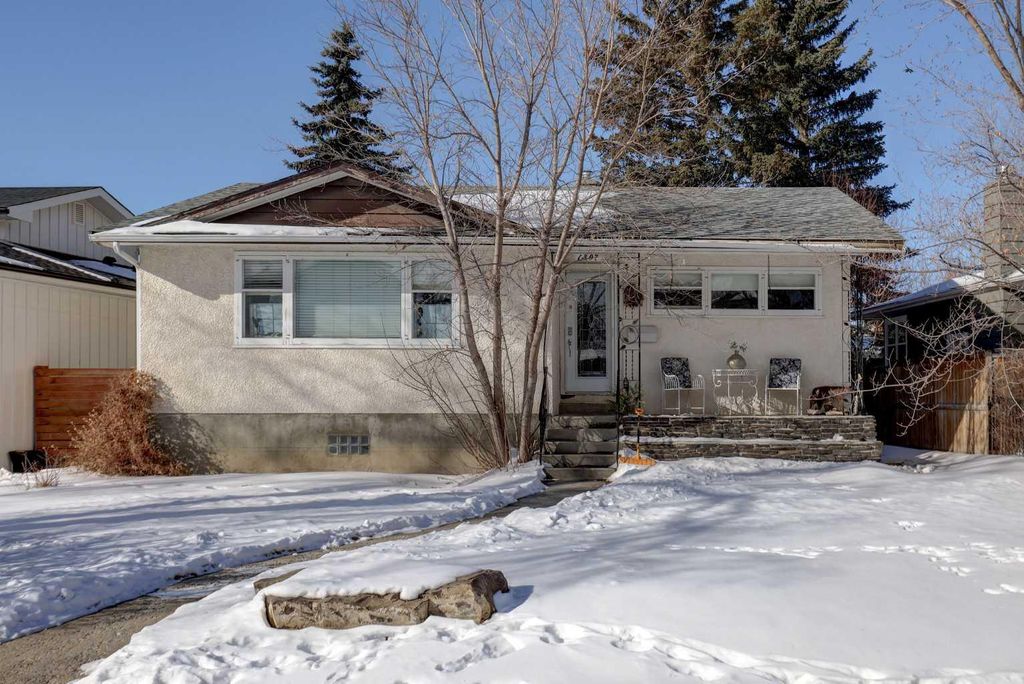 Photo of 1307 Windsor Street NW, Calgary, AB T2N 3X2 (MLS # A2289667)