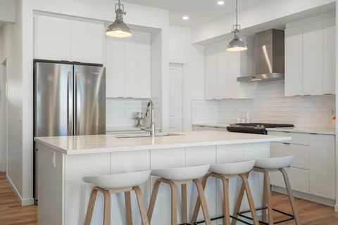 36 Magnolia Bay SE Calgary AB T3M 3M9