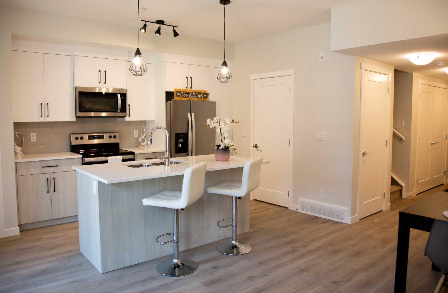 400 Belmont Street 6-8