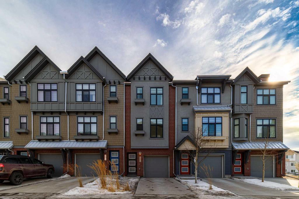 Photo of 74 Spring Willow Close SW, Calgary, AB T3H 6E8 (MLS # A2290281)