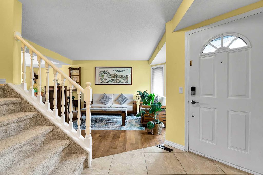 Photo of 18 Shannon Terrace SW, Calgary, AB T2Y 2Y7 (MLS # A2311887)
