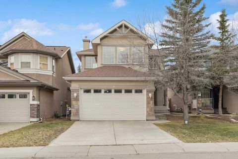 146 Everwillow Close SW Calgary AB T2Y 4G6
