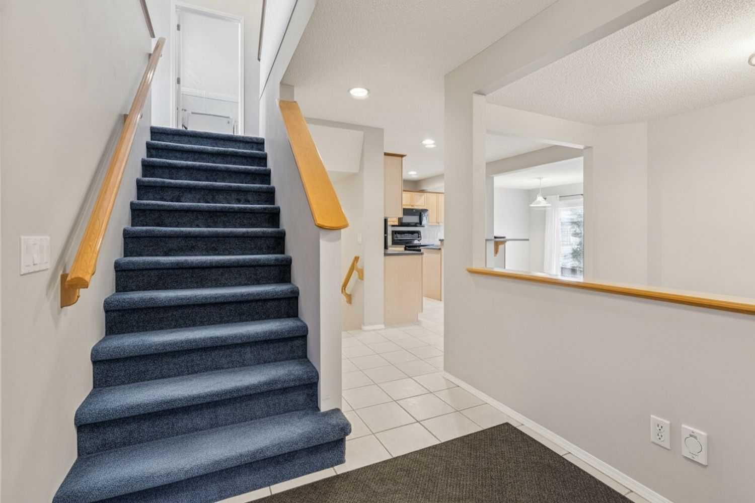 146 Everwillow Close SW