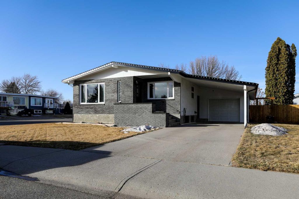 Photo of 4803 59 Avenue, Taber, AB T1G 1E8 (MLS # A2288912)