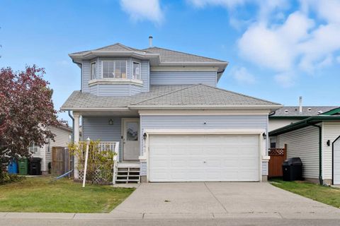 Photo of 141 Saratoga Close NE, Calgary, AB T1Y 7A1 (MLS # A2325534)