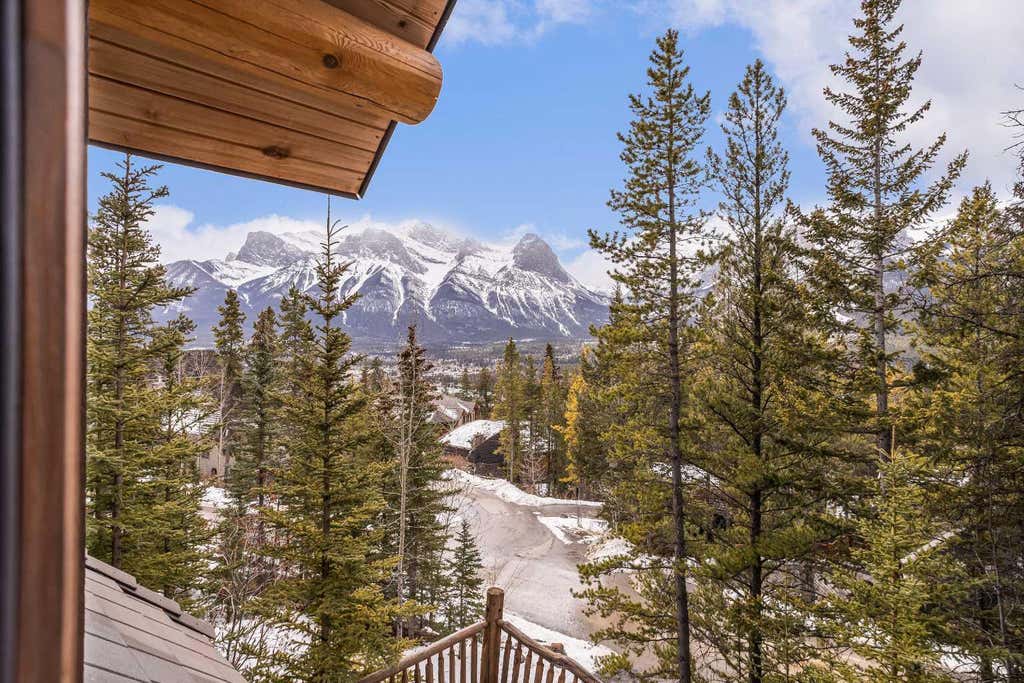 Photo of 11 Aspen Glen Gln, Canmore, AB T1W 1A6 (MLS # A2337813)