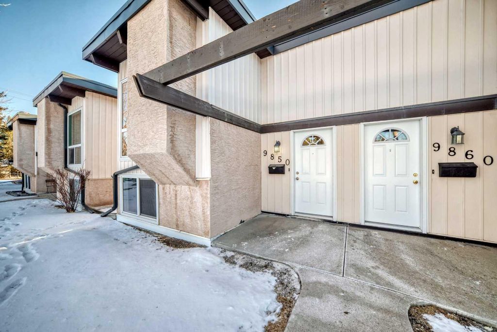 Photo of 9850 26 Street SW, Calgary, AB T2V 4E9 (MLS # A2293047)