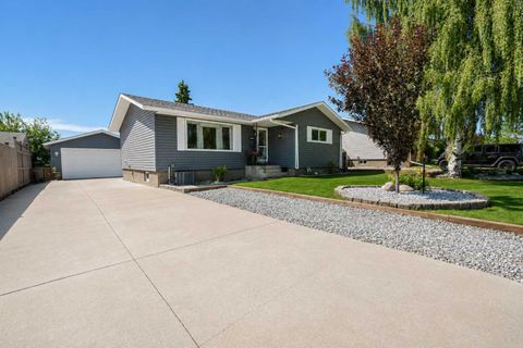 Photo of 9209 111 Avenue, Grande Prairie, AB T8V 3L7 (MLS # A2323602)