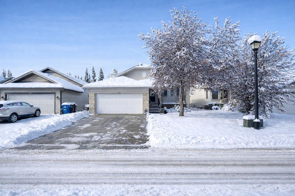 Photo of 110 West Lakeview Crescent, Chestermere, AB T1X 1P0 (MLS # A2283487)