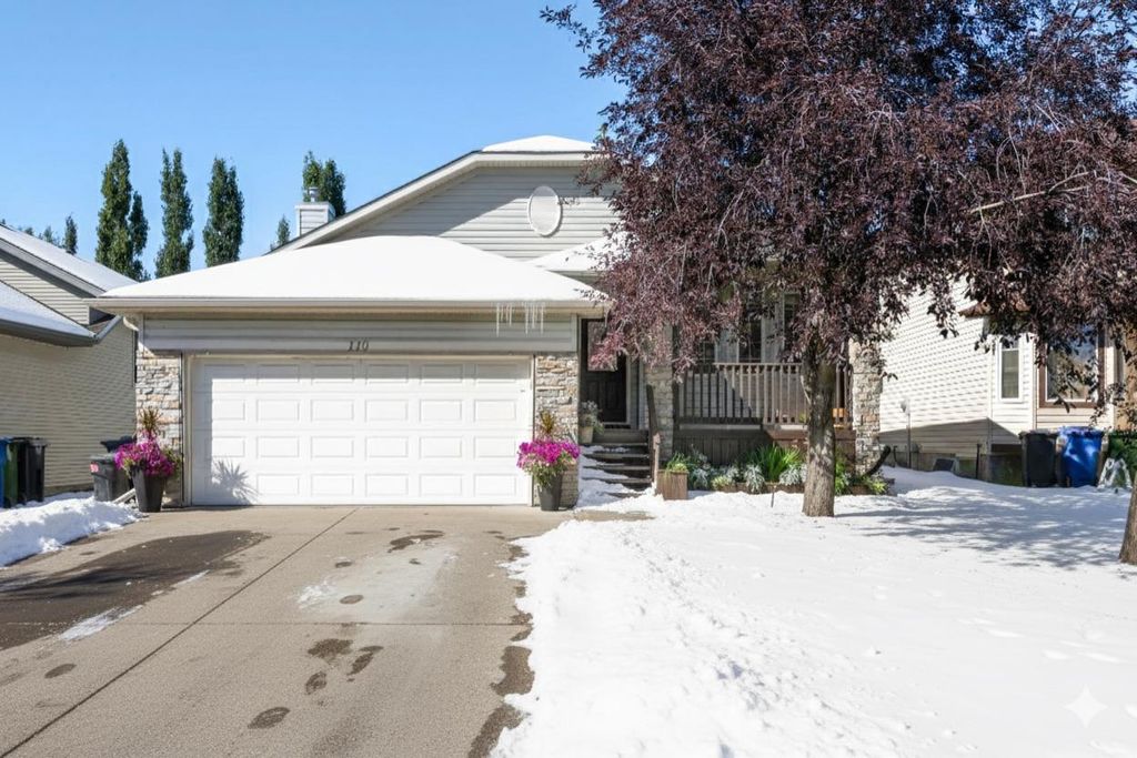 Photo of 110 West Lakeview Crescent, Chestermere, AB T1X 1P0 (MLS # A2283487)