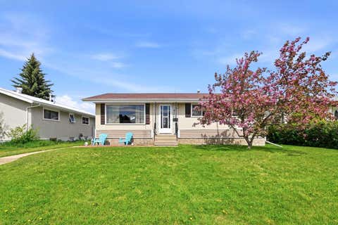 Photo of 4726 47 Avenue, Lacombe, AB T4L 1T9 (MLS # A2313949)