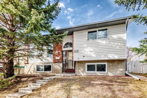 Photo of 1515 Ranchlands Way NW, Calgary, AB T3G 1N3 (MLS # A2304167)