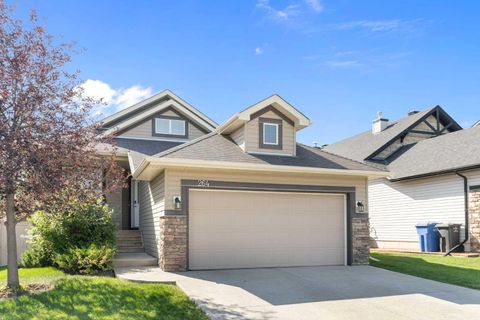 Photo of 264 Windermere Drive, Chestermere, AB T1X 1T6 (MLS # A2253491) Photo of 264 Windermere Drive, Chestermere, AB T1X 1T6 (MLS # A2253491)