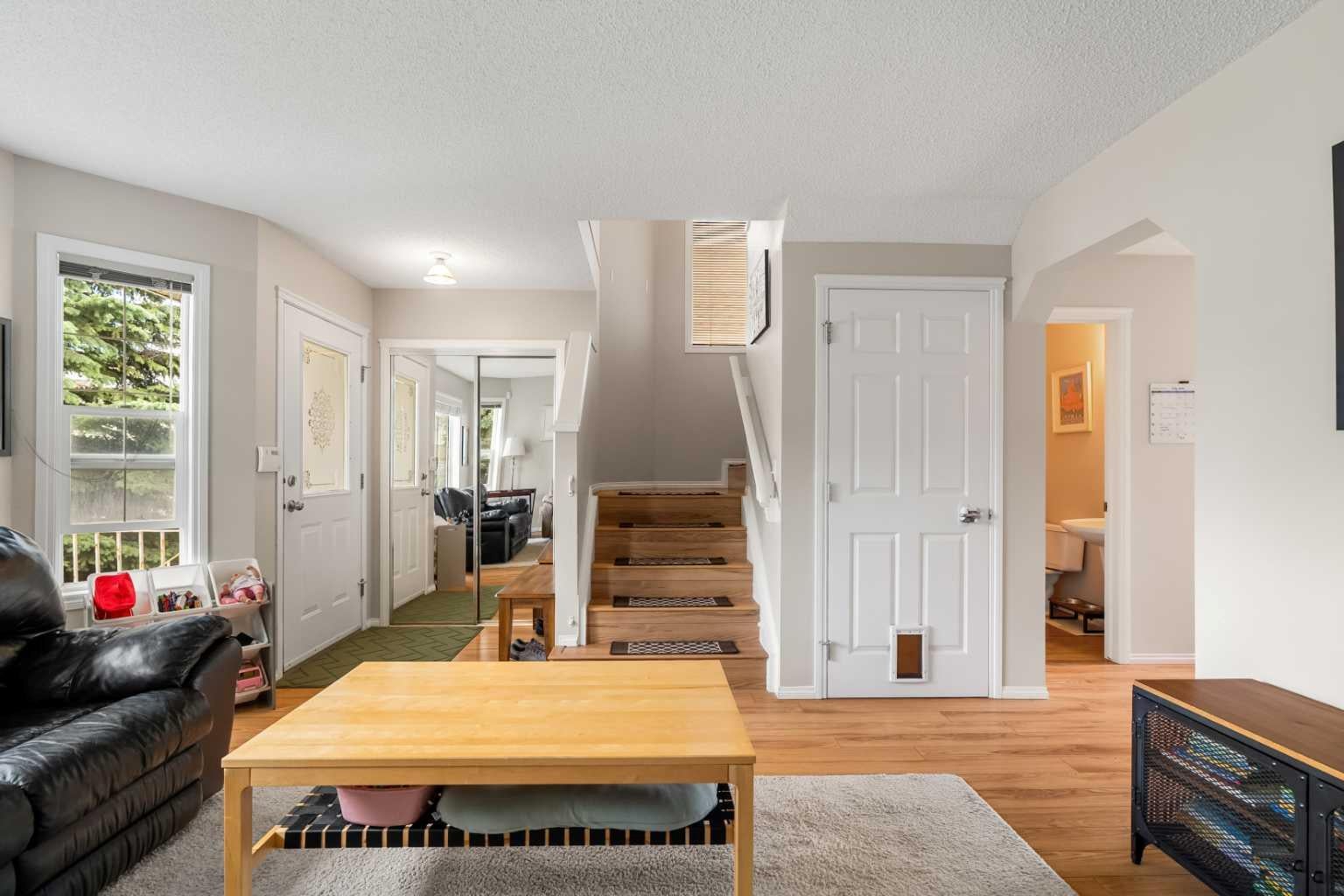 172 Citadel Bluff Close NW