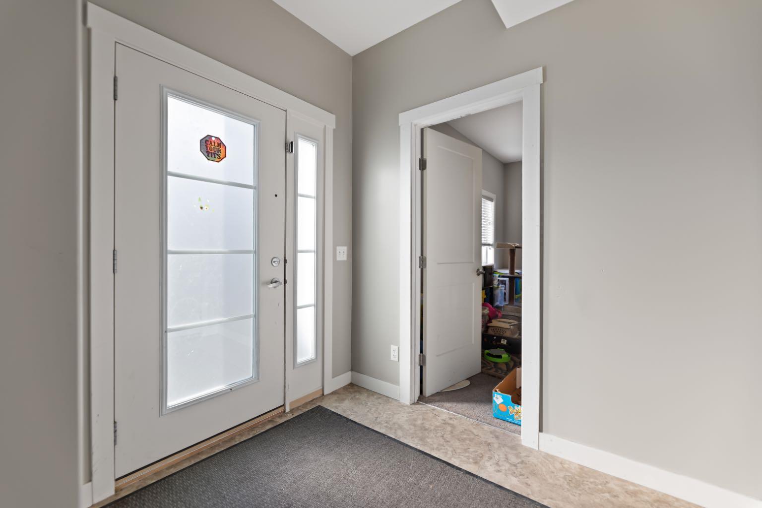 803 Redstone View NE