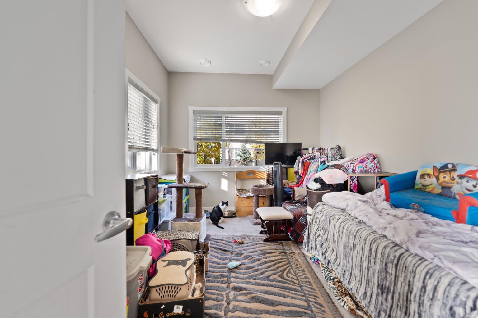 803 Redstone View NE