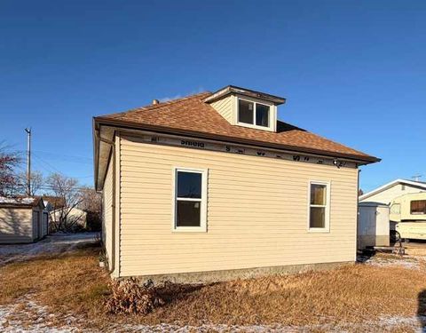 Photo of 4832 49 Street, Hardisty, AB T0B 1V0 (MLS # A2272681)