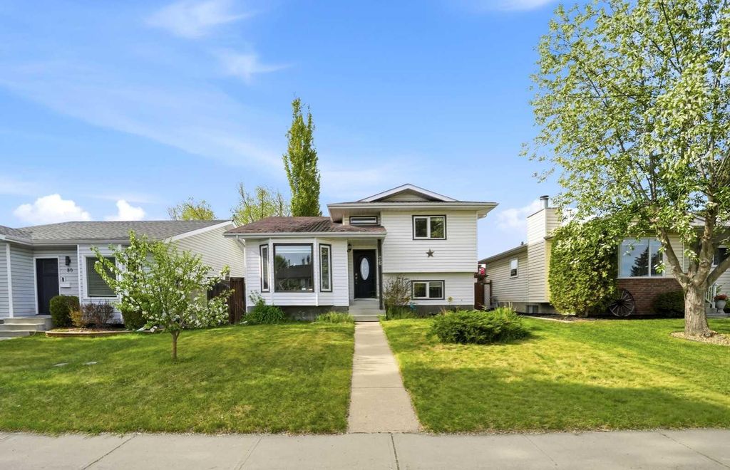 Photo of 76 Dixon Crescent, Red Deer, AB T4R 2H5 (MLS # A2314582)