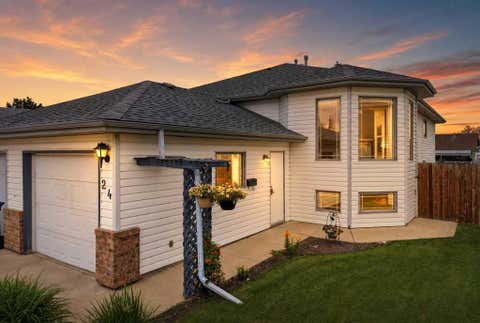 Photo of 24 Wildrose Drive, Sylvan Lake, AB T4S 1G4 (MLS # A2328658)
