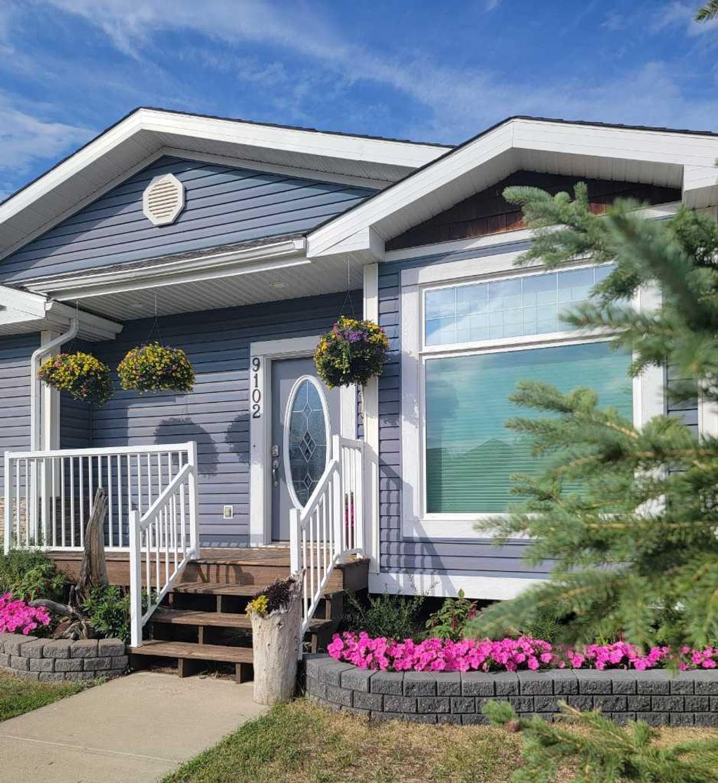 Photo of 9102 127 Avenue, Peace River, AB T8S 1W7 (MLS # A2303962)