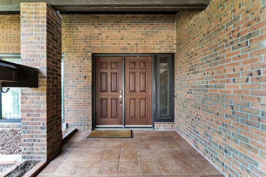 Photo of 2418 12 Avenue SE, Medicine Hat, AB T1B 1V6 (MLS # A2337747)