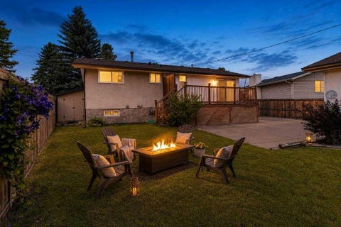 Photo of 152 Maddock Way NE, Calgary, AB T2A 3X3 (MLS # A2344111)
