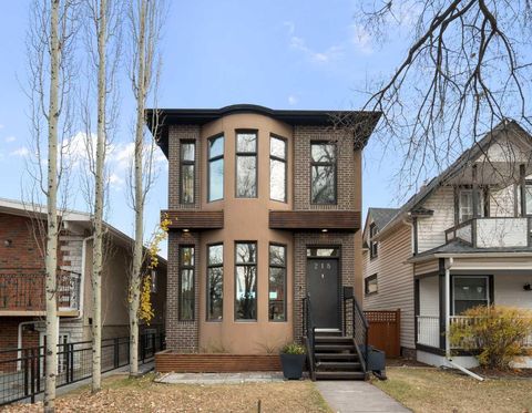 218 8A Street NE Calgary AB T2E 4J1