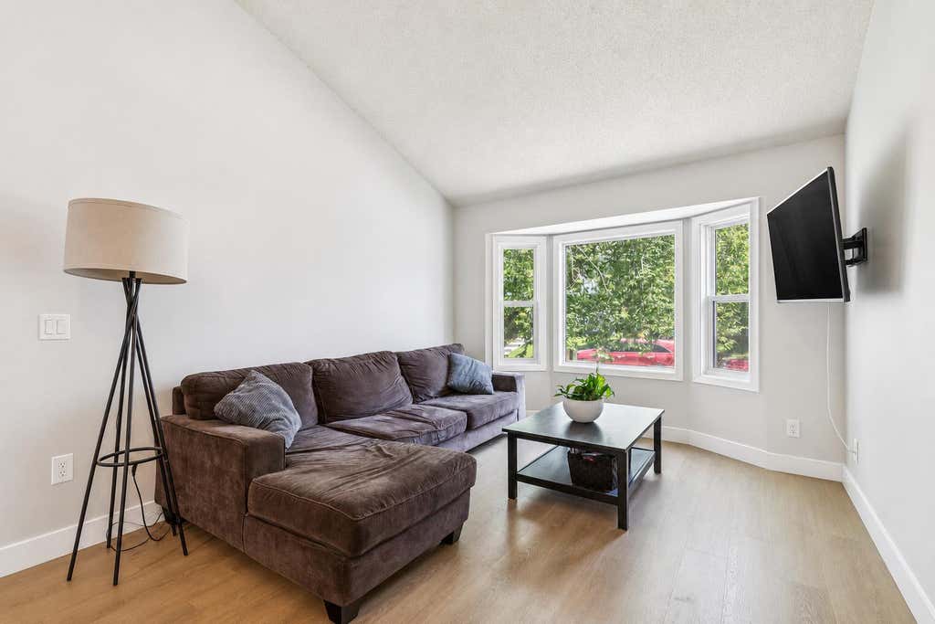 Photo of 189 Deerfield Terrace SE, Calgary, AB T2J 6V2 (MLS # A2328532)