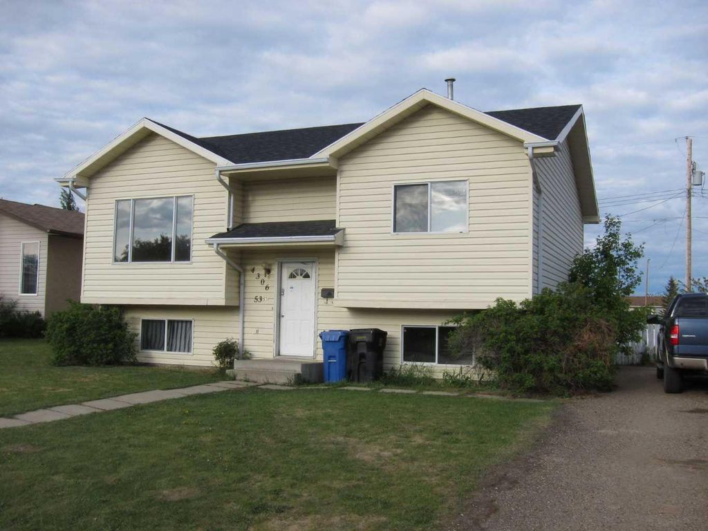 Photo of 4306 53 Street, Grimshaw, AB T0H 1W0 (MLS # A2293113)