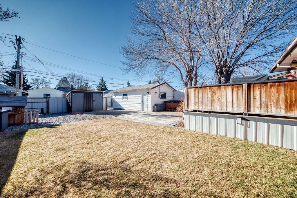 Photo of 2404 5A Avenue N, Lethbridge, AB T1H 0R6 (MLS # A2286645)