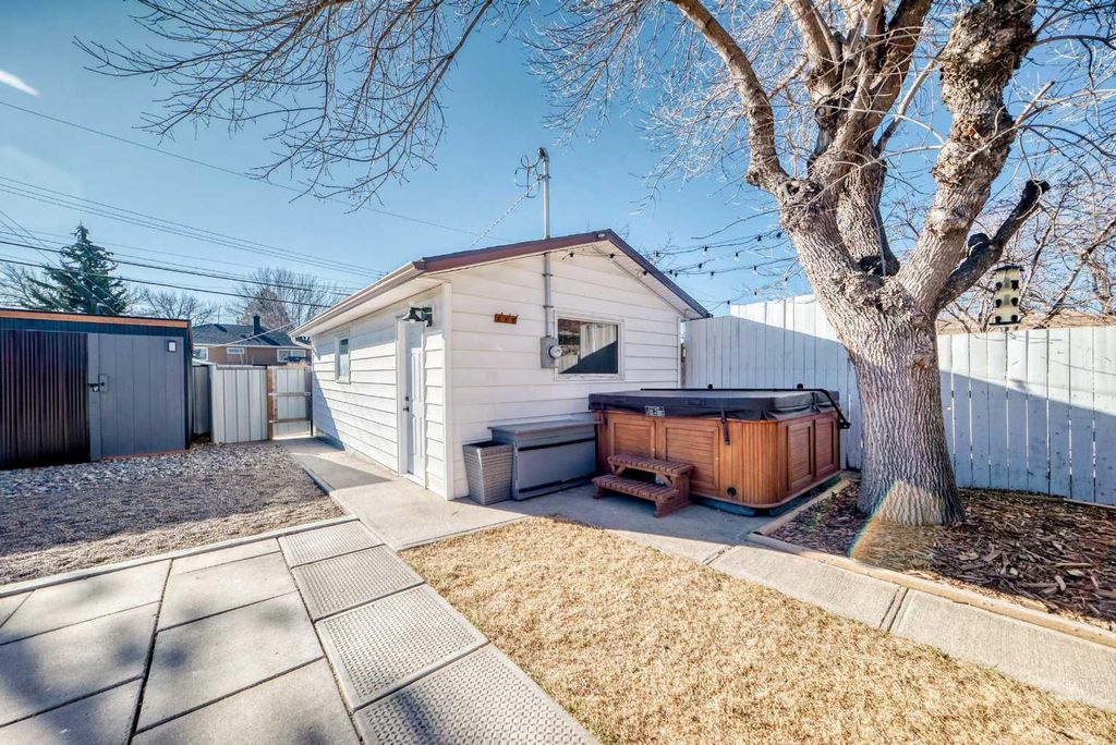 Photo of 2404 5A Avenue N, Lethbridge, AB T1H 0R6 (MLS # A2286645)