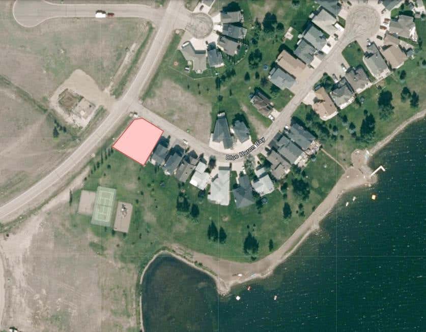 Photo of 58 Blue Heron Bay, Lake Newell Resort, AB T1R 1C5 (MLS # A2338540)