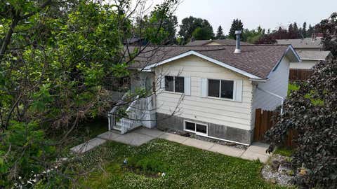 Photo of 1402 Edson Drive, Edson, AB T7E 1H6 (MLS # A2332084)