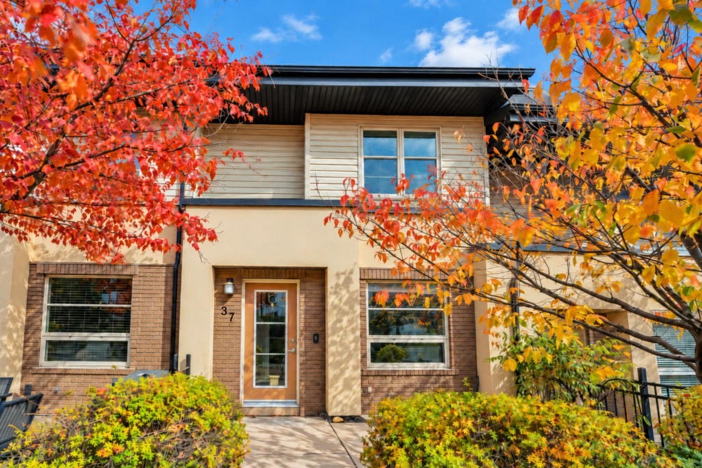 Photo of 37 Aspen Hills Common SW, Calgary, AB T3H 0R7 (MLS # A2352261)