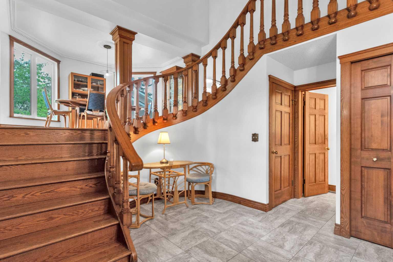 656 Coach Grove Road SW