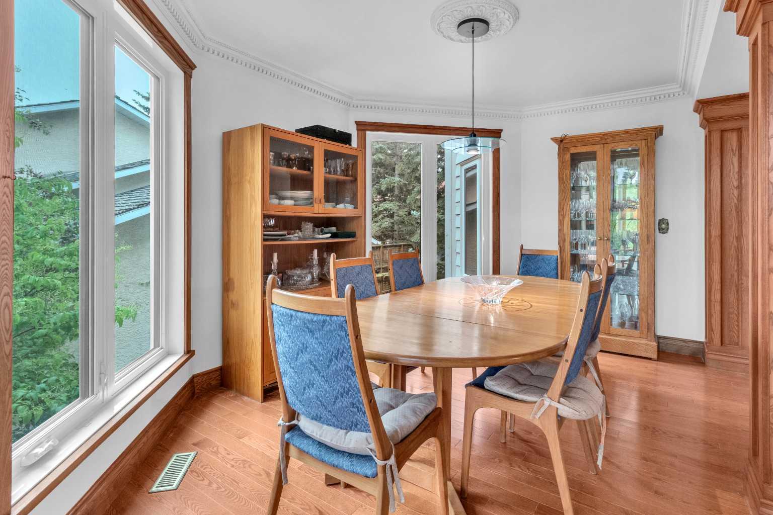 656 Coach Grove Road SW