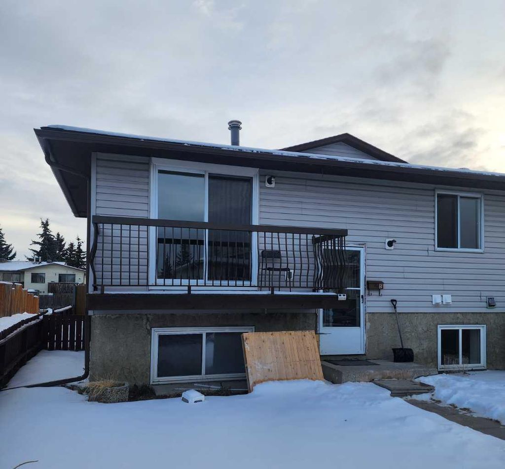 Photo of 1404 43 Street SE #B, Calgary, AB T2A 5E7 (MLS # A2282751)