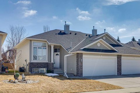Photo of 19 Wentworth Gardens SW, Calgary, AB T3H 4L7 (MLS # A2302321)