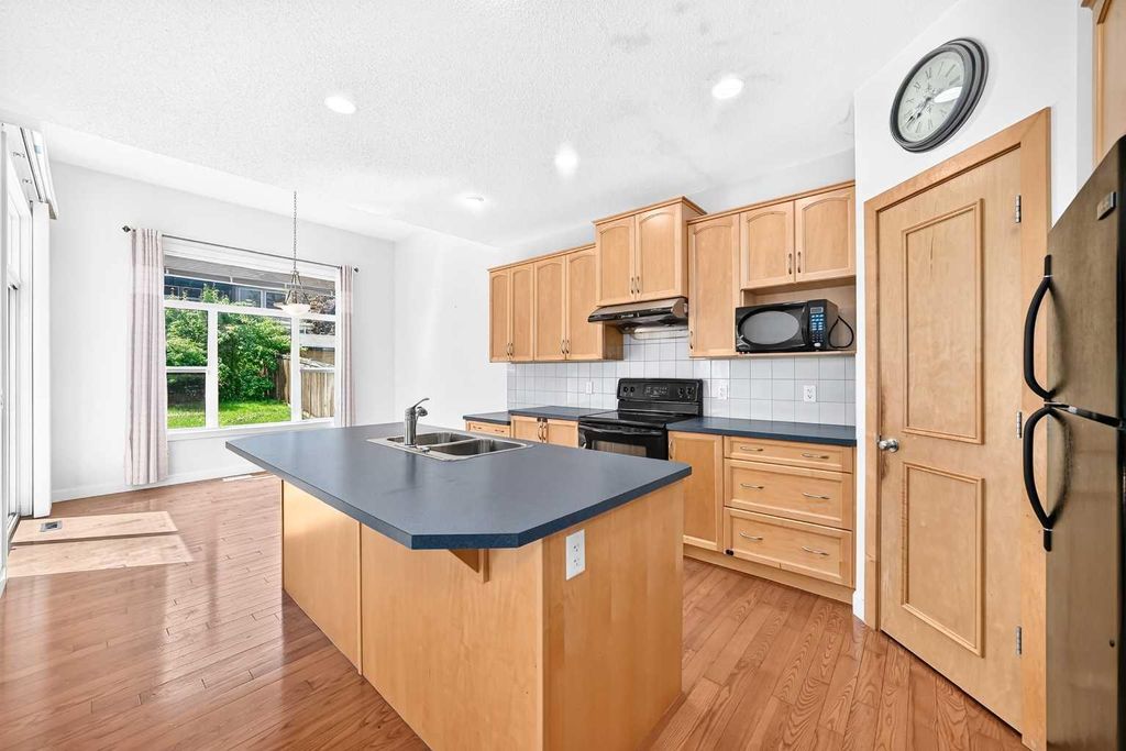 Photo of 80 Cranridge Crescent SE, Calgary, AB T2M 0J3 (MLS # A2326367)