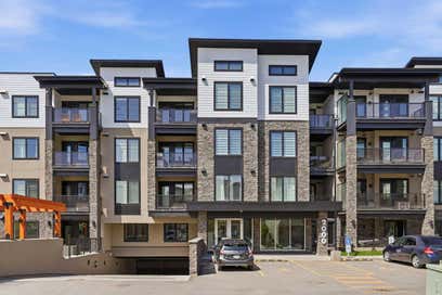 2117 81 Street SW 2405 Calgary AB T3H 6H5