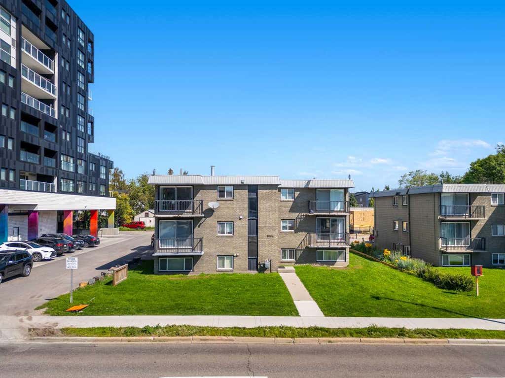 Photo of 2906 17 Avenue SW #14, Calgary, AB T3E 0A9 (MLS # A2320077)