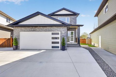 Tiny photo for 30 Silverstone Place, Didsbury, AB T0M 0W0 (MLS # A2310507)