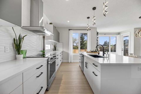Tiny photo for 30 Silverstone Place, Didsbury, AB T0M 0W0 (MLS # A2310507)