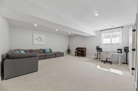 Tiny photo for 30 Silverstone Place, Didsbury, AB T0M 0W0 (MLS # A2310507)