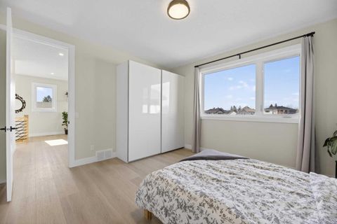 Tiny photo for 30 Silverstone Place, Didsbury, AB T0M 0W0 (MLS # A2310507)