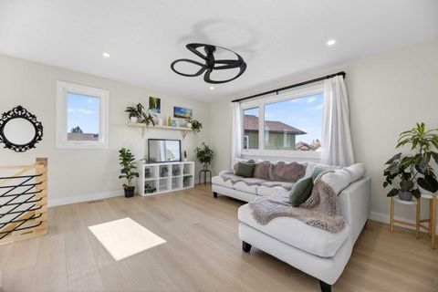 Tiny photo for 30 Silverstone Place, Didsbury, AB T0M 0W0 (MLS # A2310507)