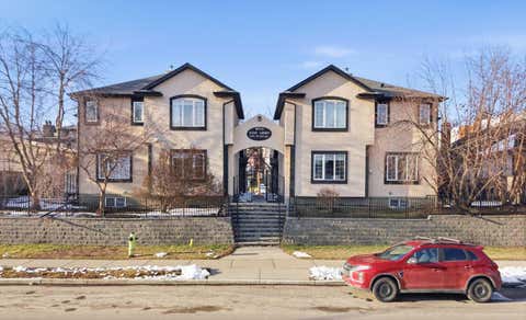 Photo of 1620 27 Avenue SW #2, Calgary, AB T2T 1G6 (MLS # A2326784)