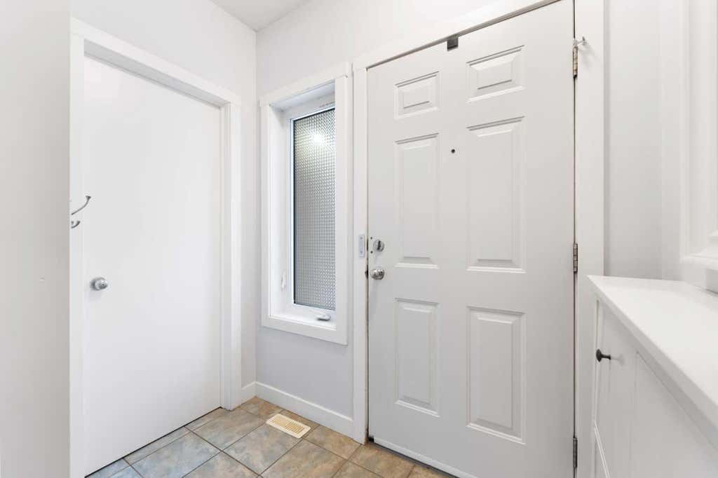 Photo of 1620 27 Avenue SW #2, Calgary, AB T2T 1G6 (MLS # A2326784)