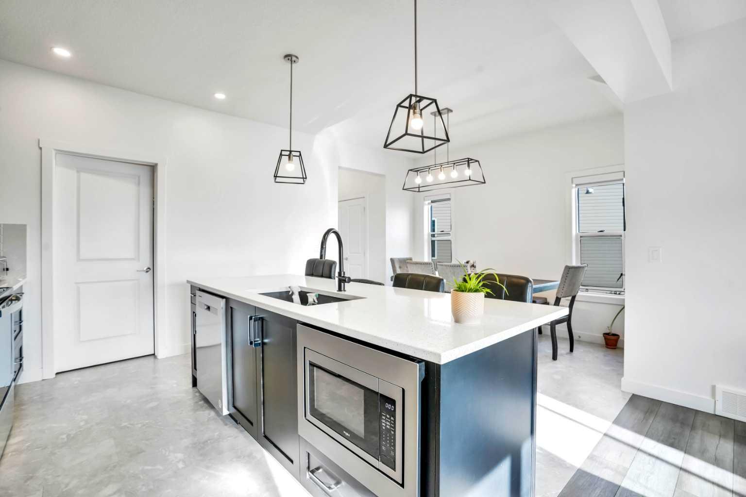 1449 Bayview Point SW